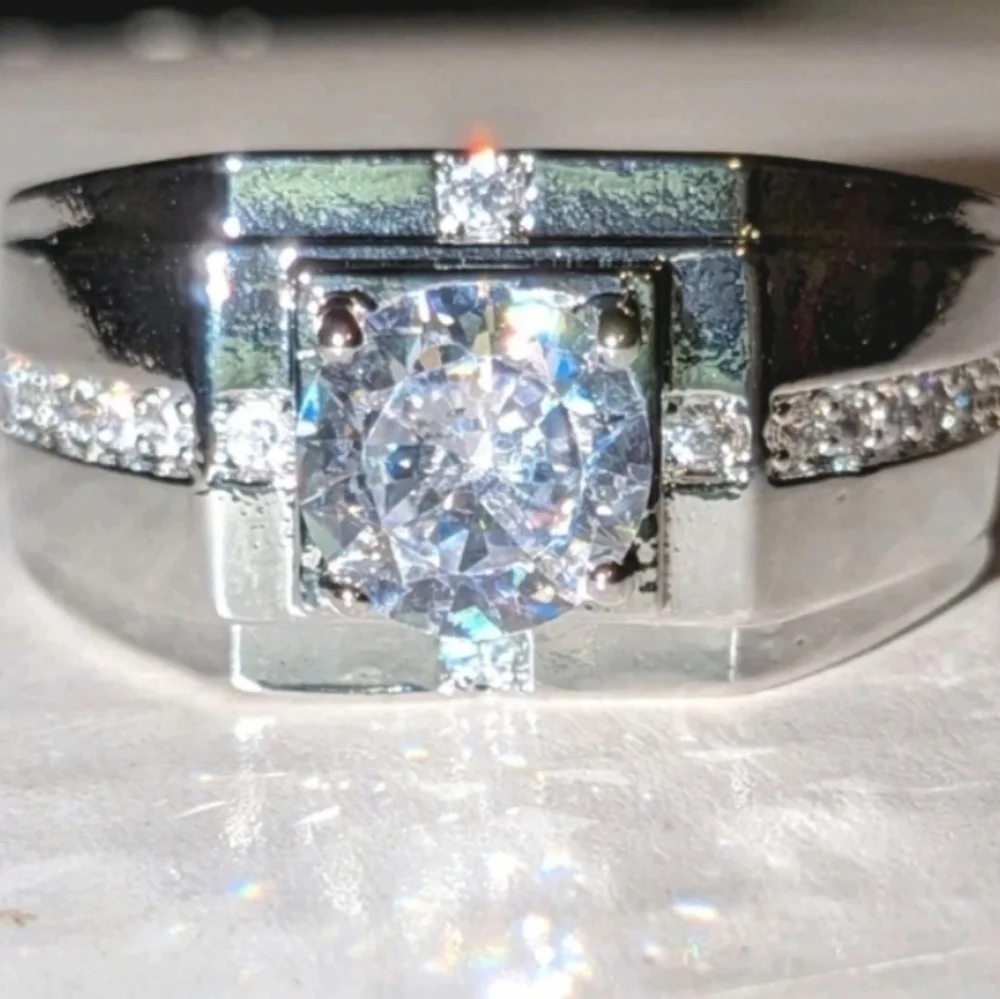 Elegant Men's Ring Sz 11